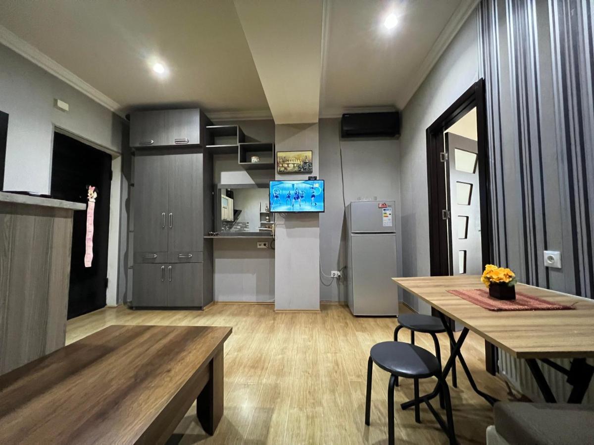 Levan Gotua Str.17 شقة *